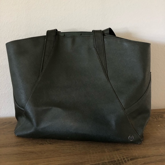 🚫SOLD🚫Lululemon All Day Tote - Picture 2 of 6